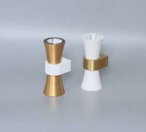 גוף תאורה צמוד קיר CONIC 10W לבן/ זהב/ לבן